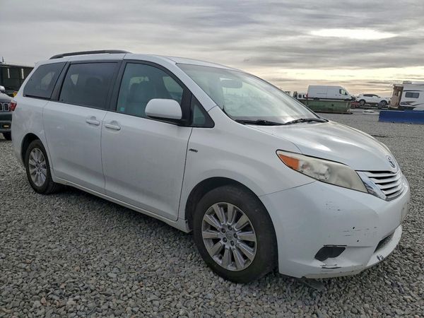 2016 TOYOTA SIENNA