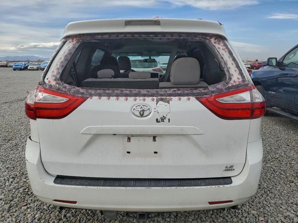2016 TOYOTA SIENNA