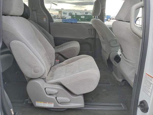 2016 TOYOTA SIENNA