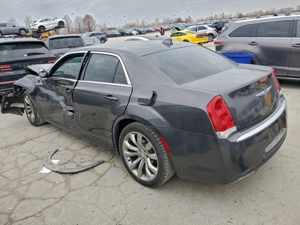 2018 CHRYSLER 300