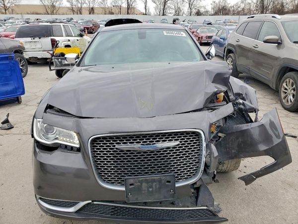 2018 CHRYSLER 300