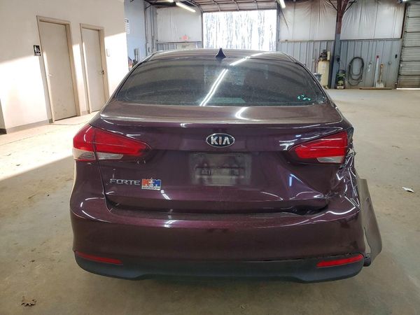 2018 KIA FORTE LX Base