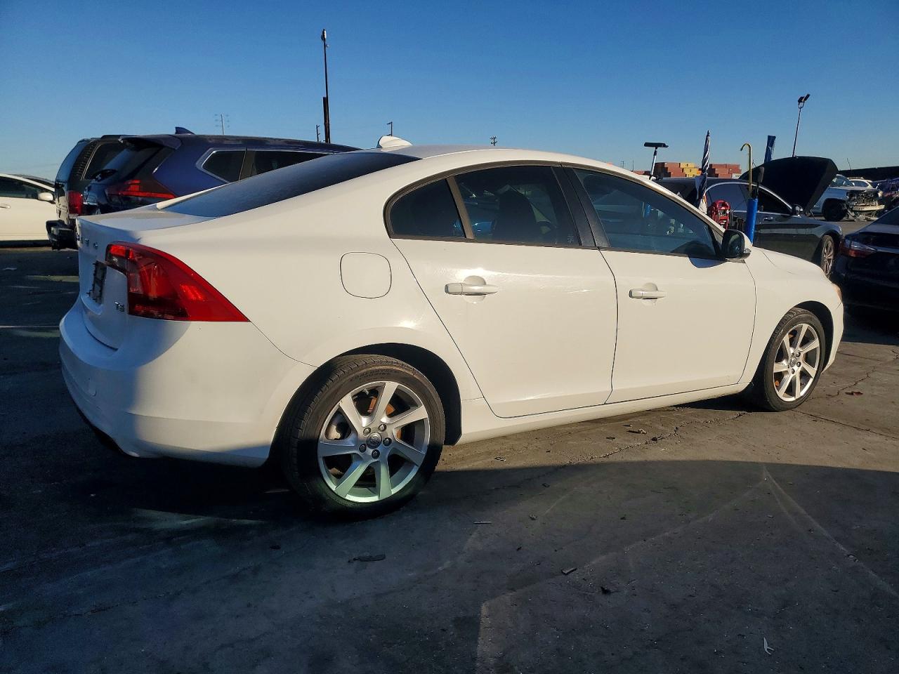 2014 VOLVO S60