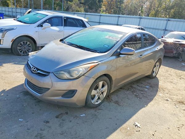 2013 HYUNDAI ELANTRA
