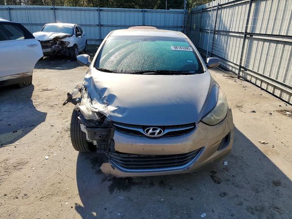2013 HYUNDAI ELANTRA