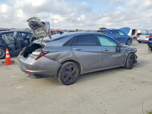 2022 HYUNDAI ELANTRA SEL