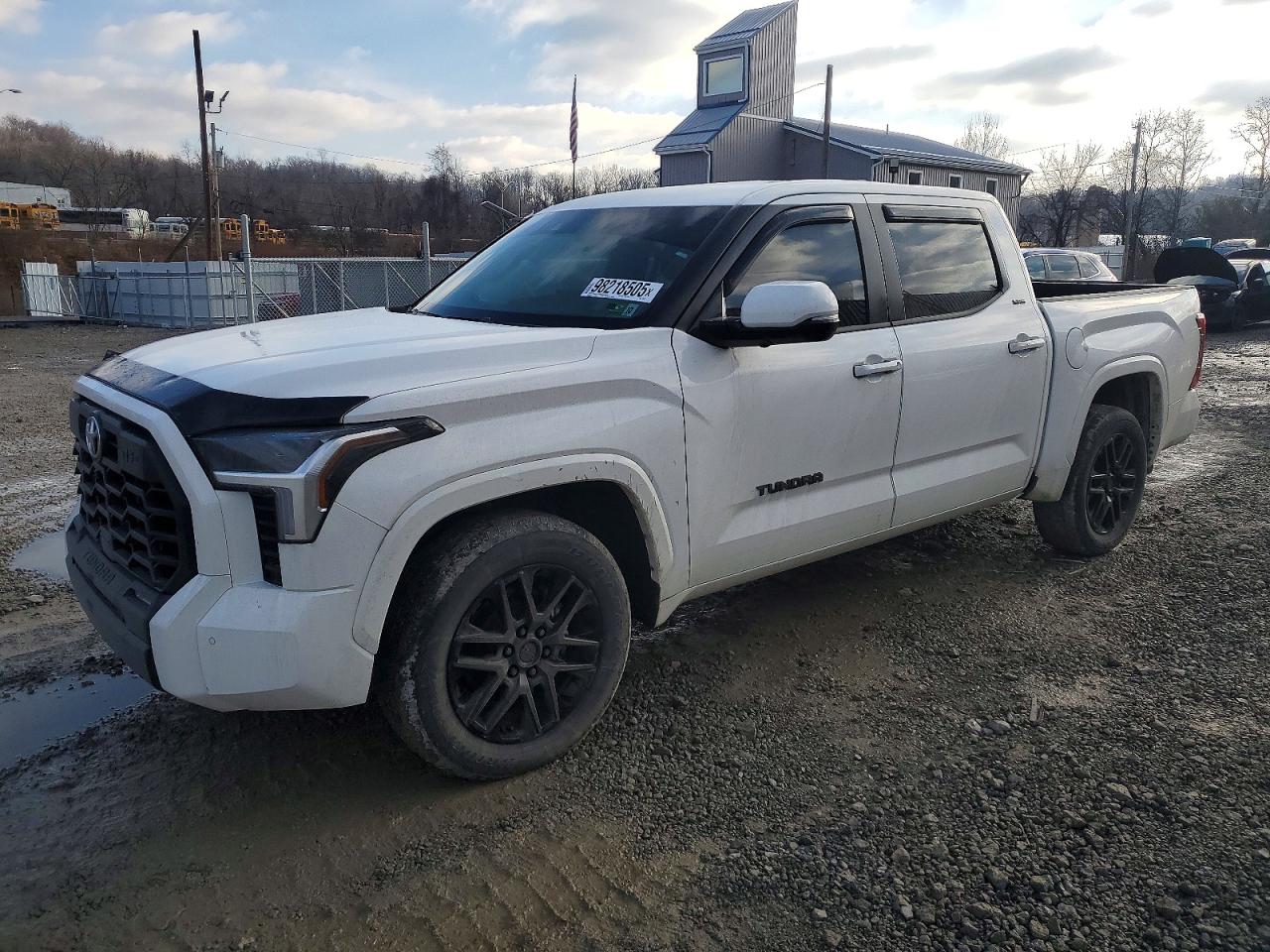 2024 TOYOTA TUNDRA