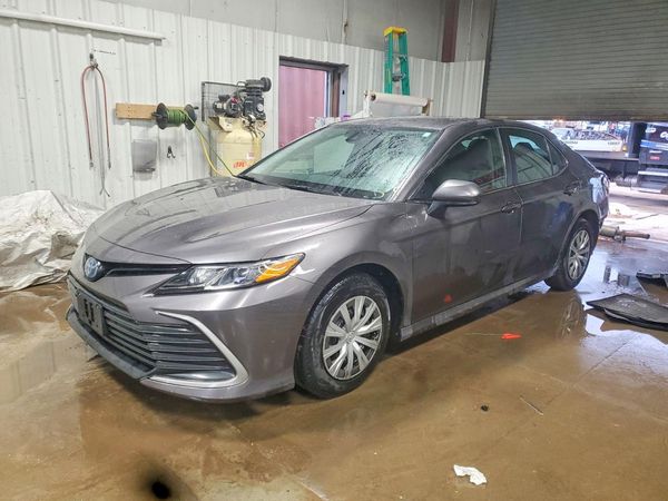 2023 TOYOTA CAMRY LE — Front 3/4
