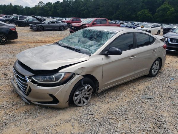 2017 HYUNDAI ELANTRA SE Base — Front 3/4