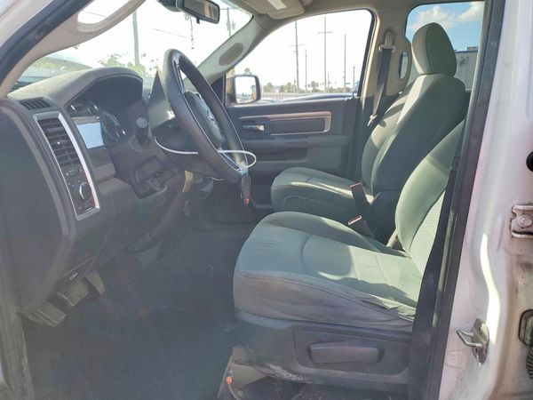 2013 RAM 1500 SLT QUAD CAB 4X4