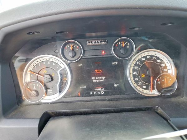 2013 RAM 1500 SLT QUAD CAB 4X4