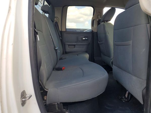 2013 RAM 1500 SLT QUAD CAB 4X4