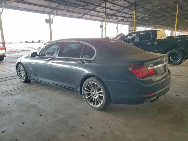 2013 BMW 750