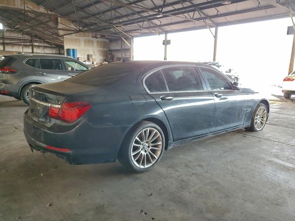 2013 BMW 750