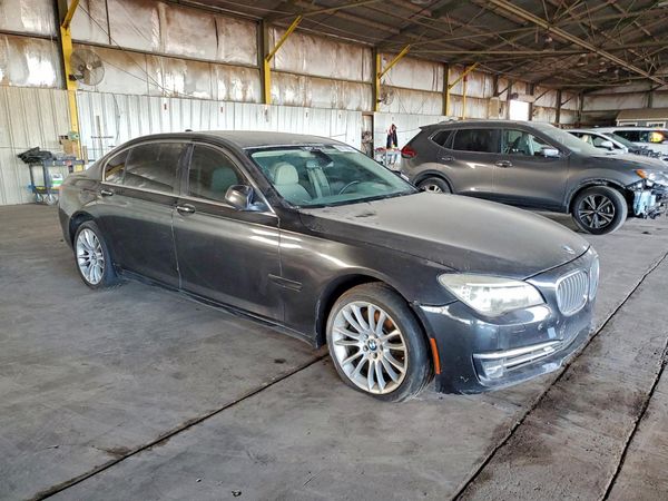 2013 BMW 750