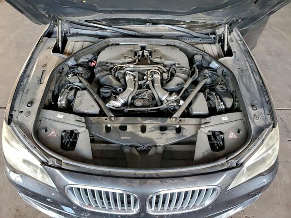2013 BMW 750
