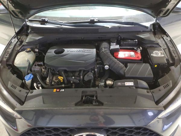 2019 HYUNDAI VELOSTER — Engine bay