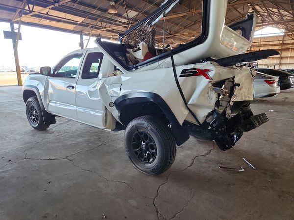 2022 TOYOTA TACOMA SR5