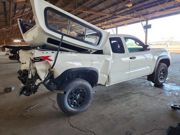 2022 TOYOTA TACOMA SR5