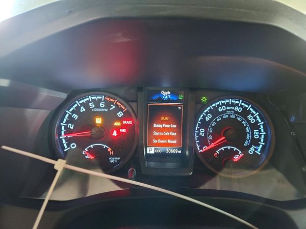 2022 TOYOTA TACOMA SR5