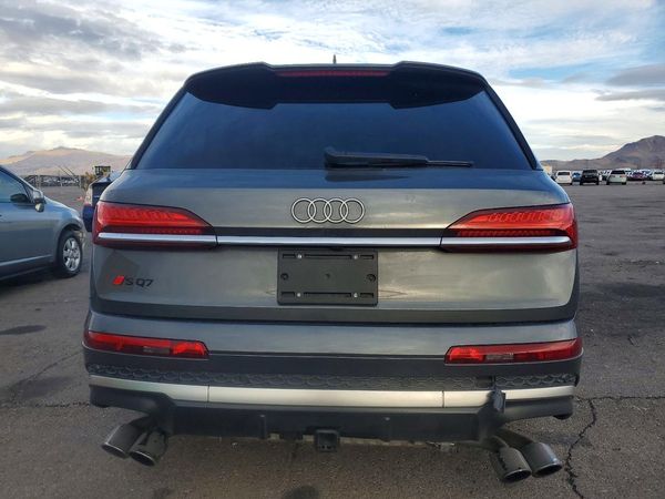 2025 AUDI SQ7 quattro Premium Plus