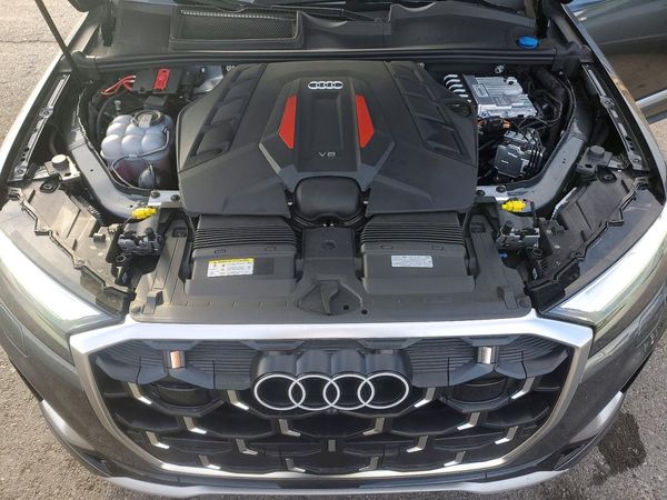 2025 AUDI SQ7 quattro Premium Plus