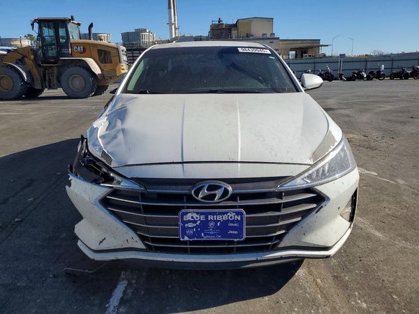 2019 HYUNDAI ELANTRA SE