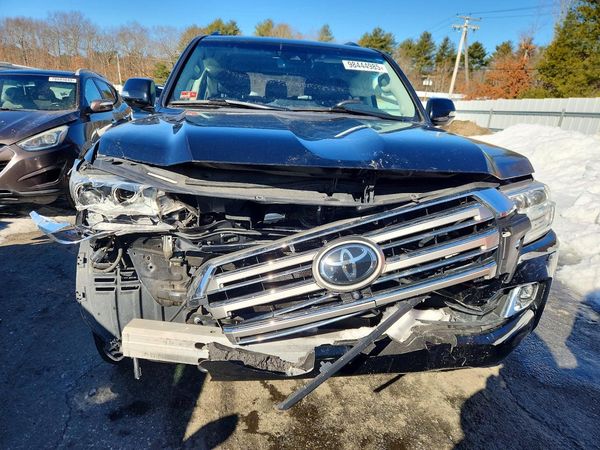 2019 TOYOTA LAND CRUISER