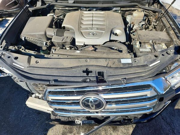 2019 TOYOTA LAND CRUISER
