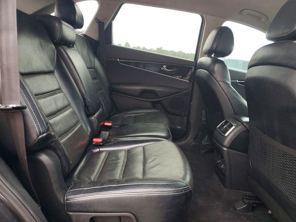 2016 KIA SORENTO L / LX