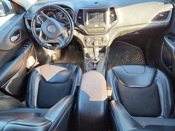 2019 JEEP CHEROKEE LATITUDE PLUS 4X4