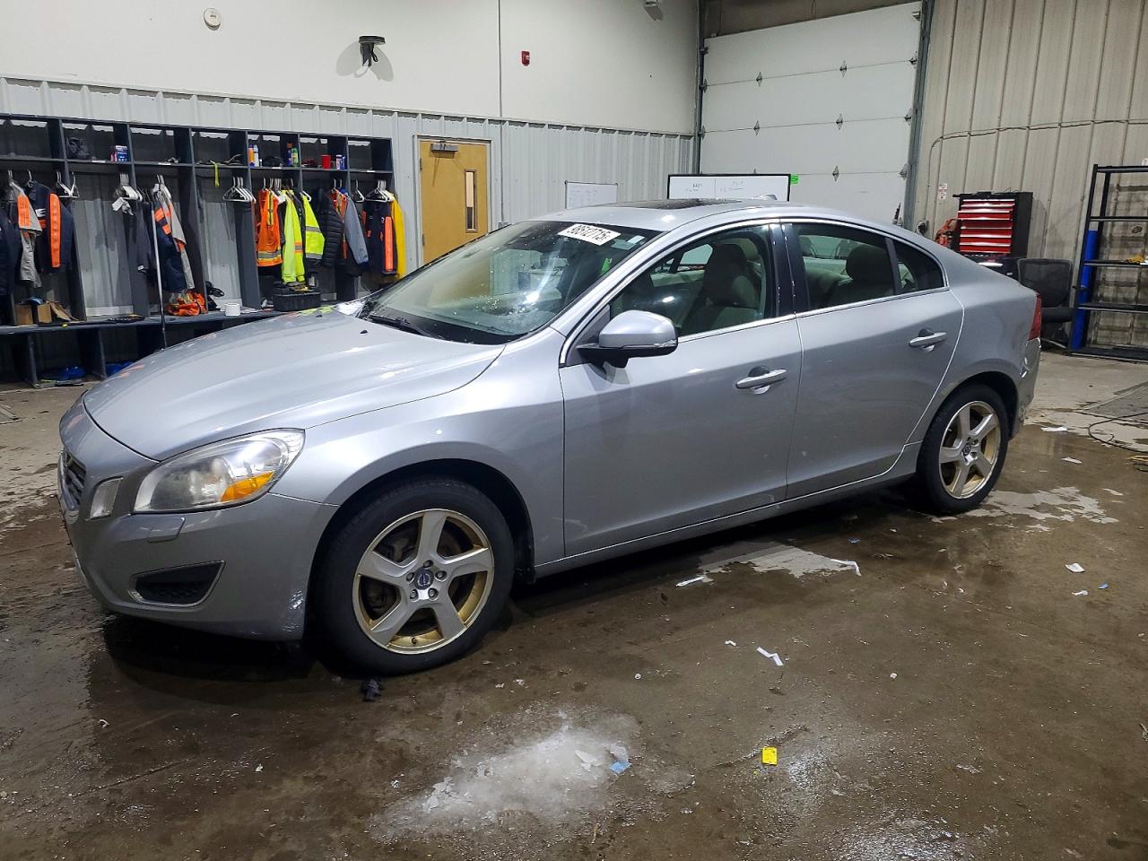 2013 VOLVO S60