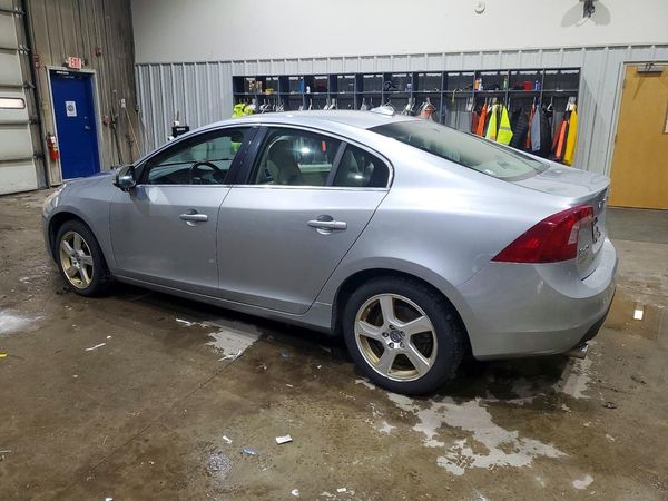 2013 VOLVO S60
