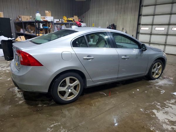 2013 VOLVO S60