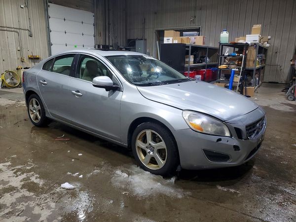 2013 VOLVO S60