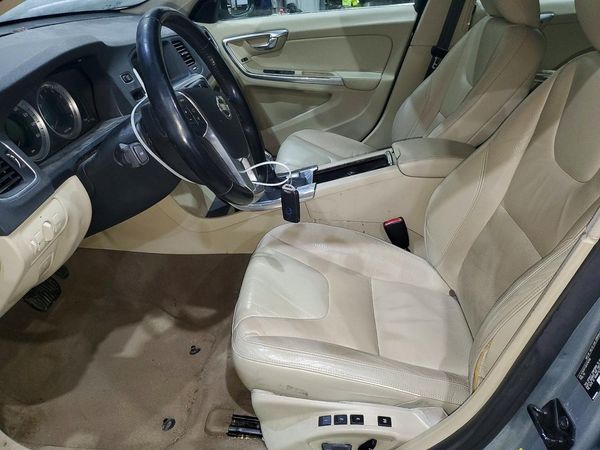2013 VOLVO S60