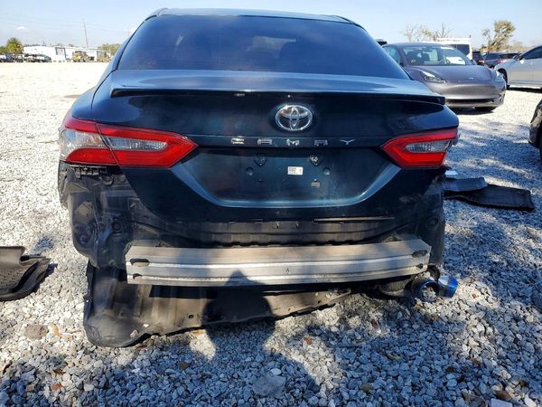 2018 TOYOTA CAMRY