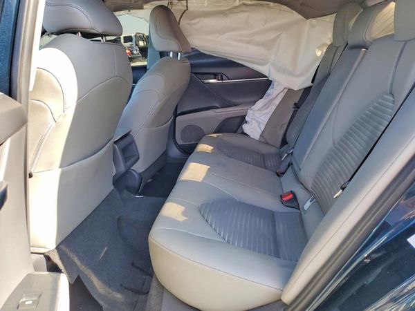 2018 TOYOTA CAMRY