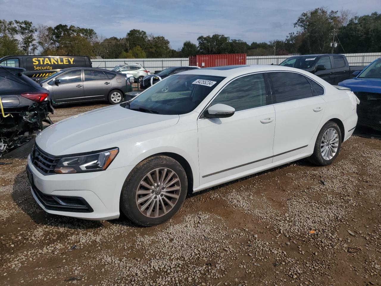2017 VOLKSWAGEN PASSAT SE