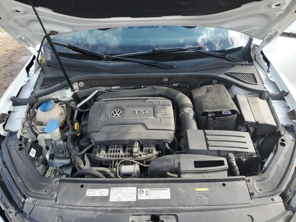 2017 VOLKSWAGEN PASSAT SE