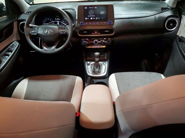 2023 HYUNDAI KONA SE