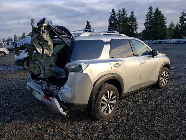 2024 NISSAN PATHFINDER SL