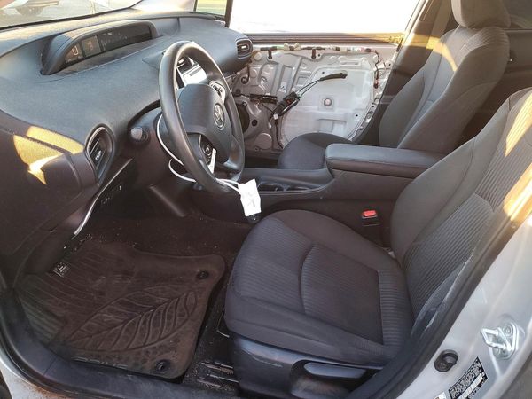 2016 TOYOTA PRIUS One/Two