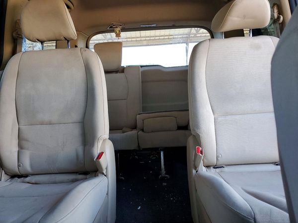 2015 KIA SEDONA GL - Middle-low
