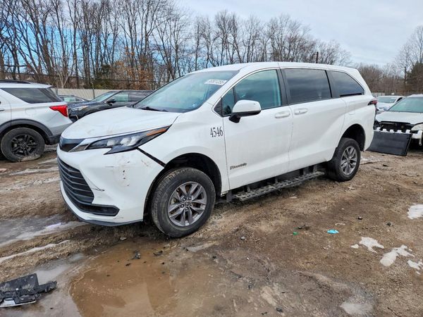 2024 TOYOTA SIENNA
