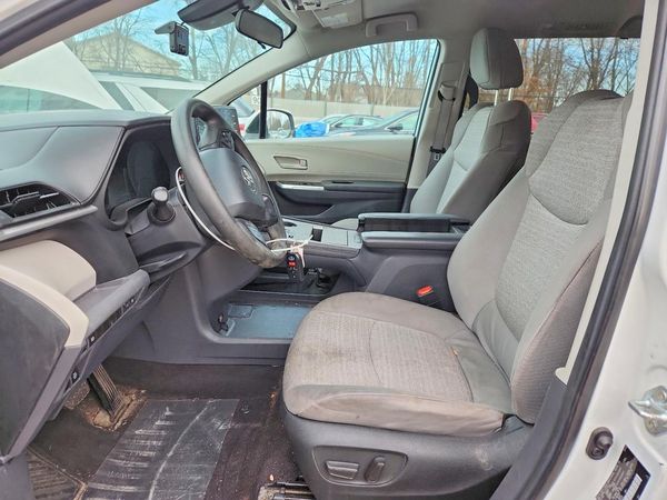 2024 TOYOTA SIENNA