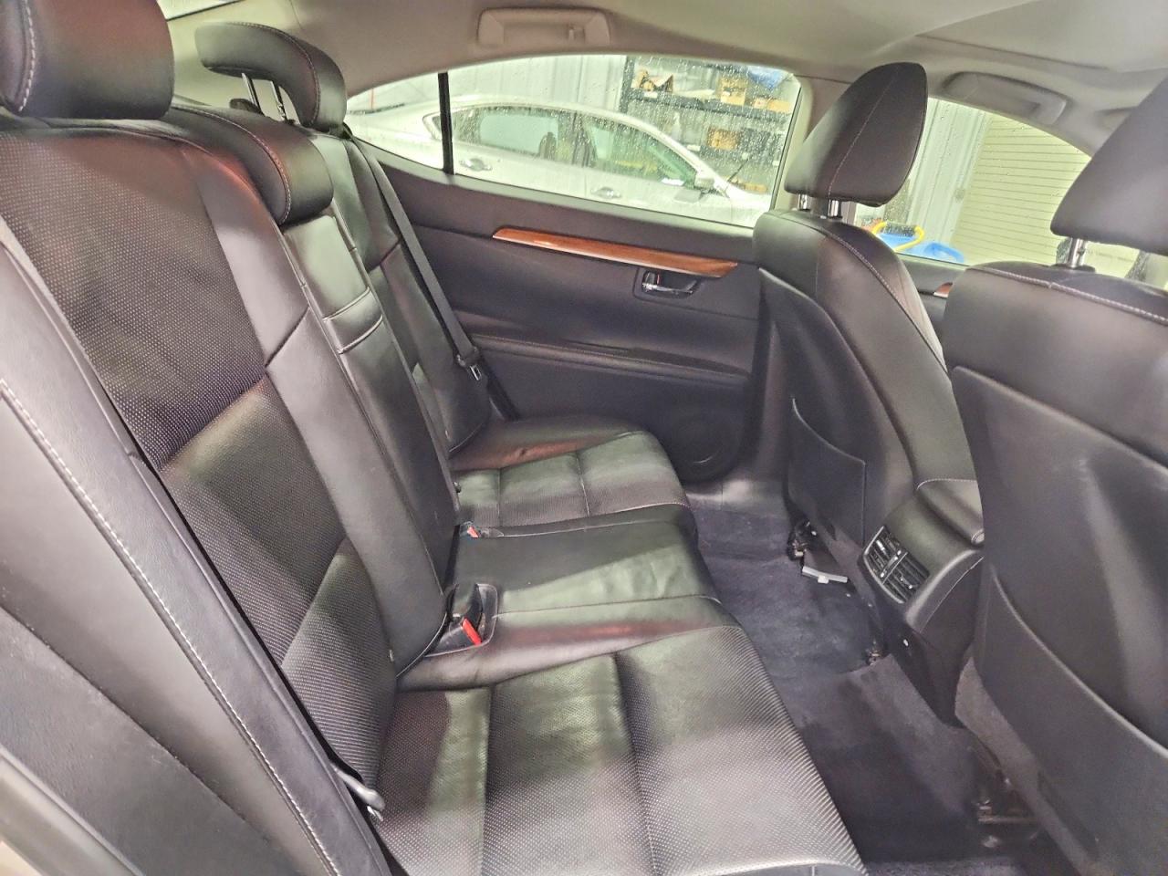 2015 LEXUS ES 300h