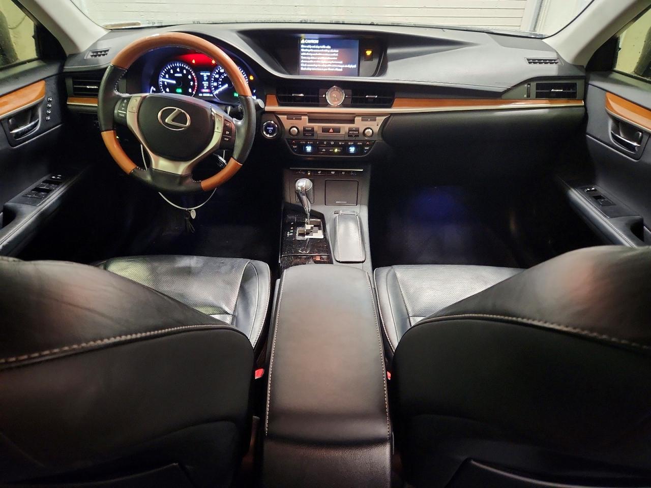 2015 LEXUS ES 300h