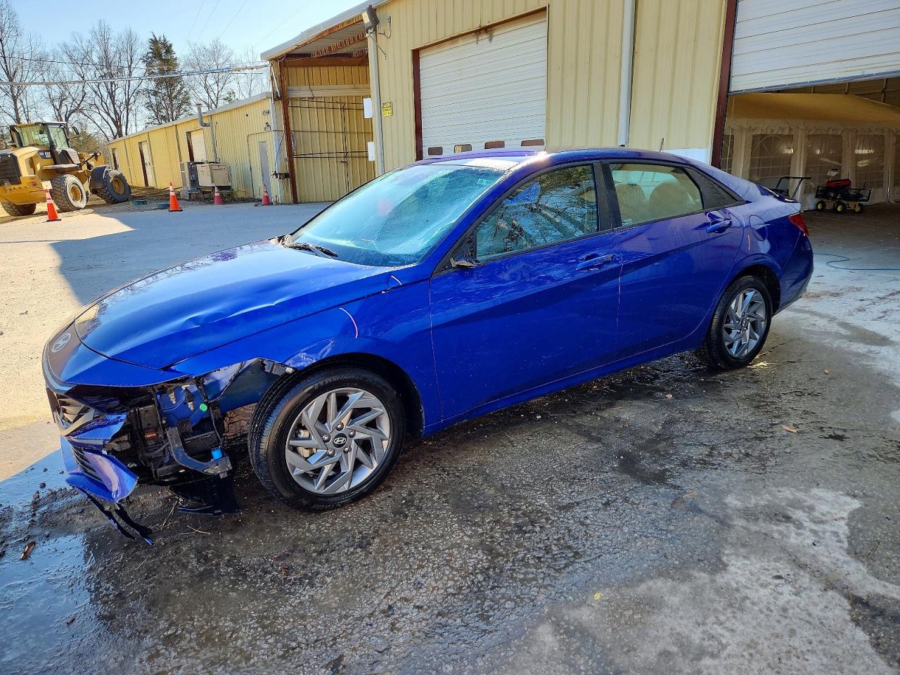 2024 HYUNDAI ELANTRA SEL — Front 3/4