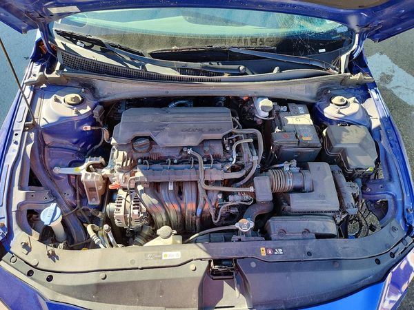 2024 HYUNDAI ELANTRA SEL — Engine bay